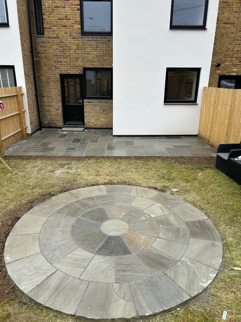 Circular patio feature with premium slabbing in Maidstone